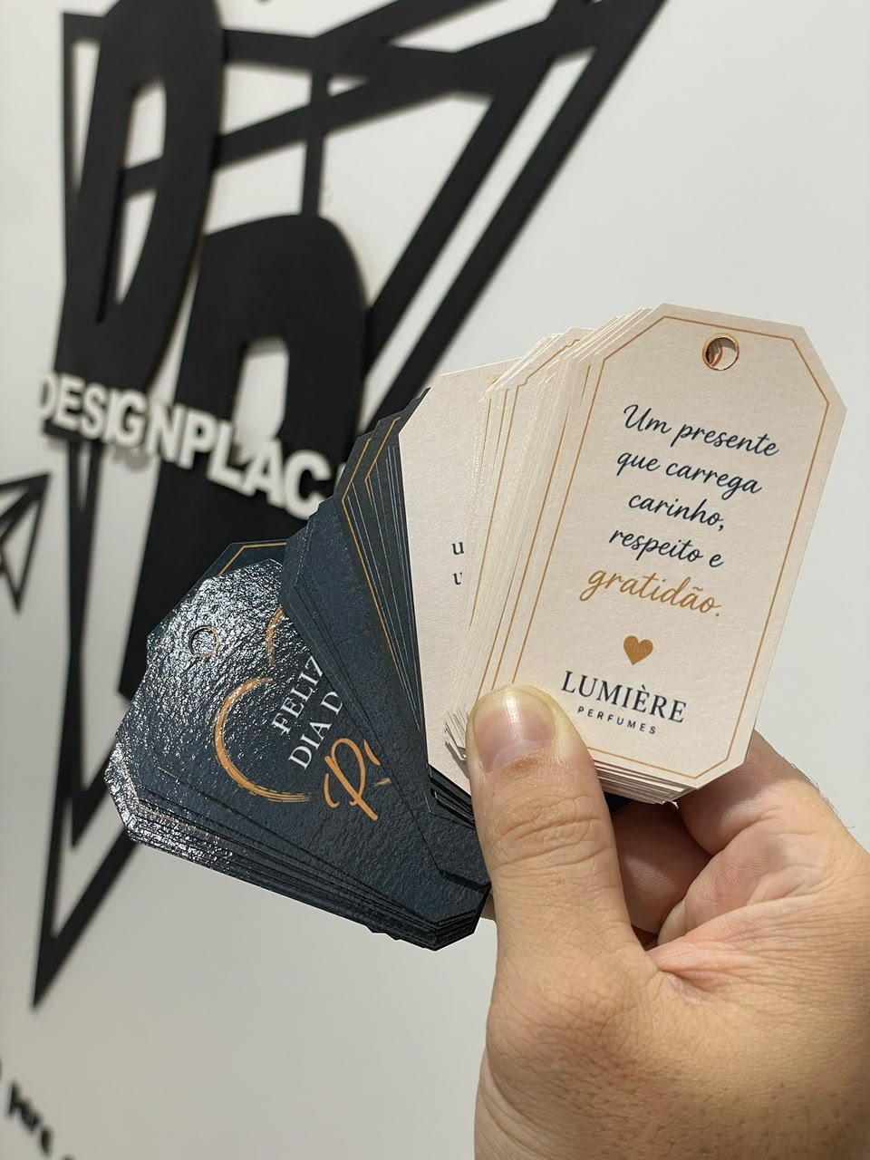 Etiquetas personalizadas para perfumes